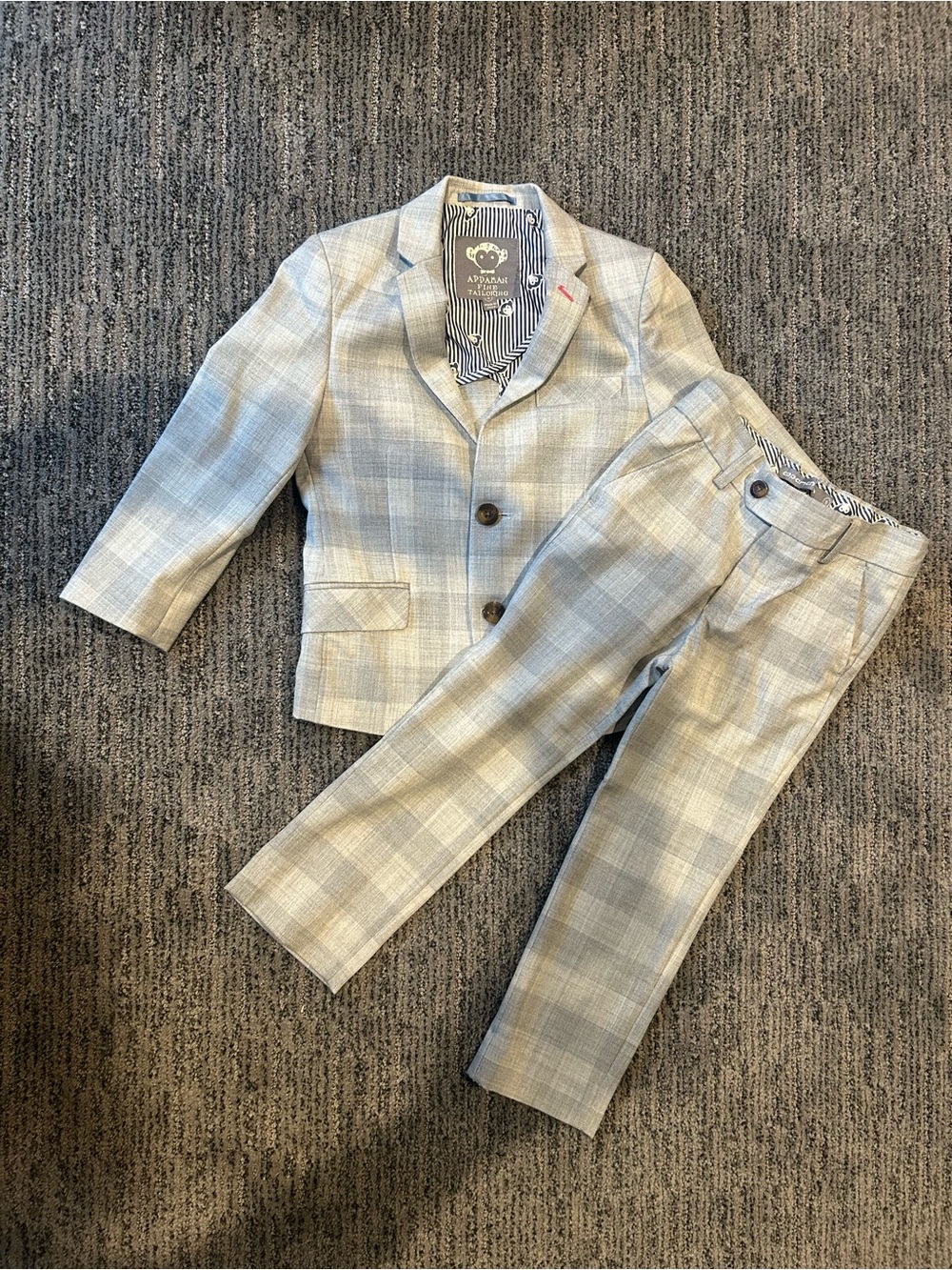 Appaman Light Gray Plaid Boys' Suit Jacket & Pants (size 5)